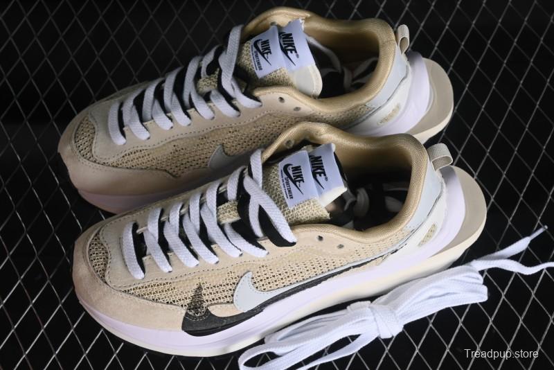 Nike Sacai VaporWaffle 3.0 Fashion-Forward Running Shoes - CV1363-108