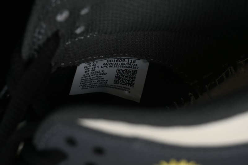 Nike SB Dunk Low Smiley Face SB Low-Top Casual Skate Shoes - BB1609-116