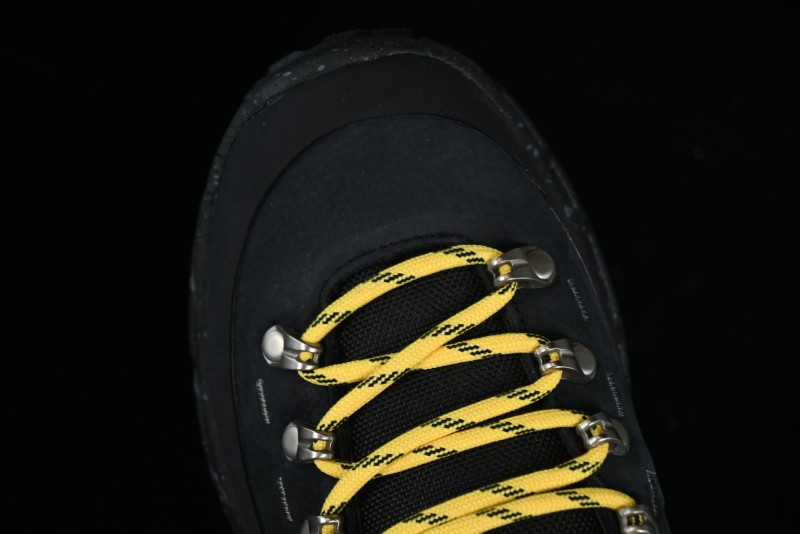 HOKA ONE ONE Tor Summit Low-Top Running Shoes with Geometric Cushioning for Stability and Traction - 1147952 BBLC