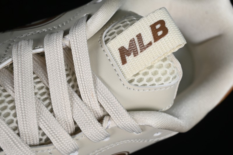 New York Yankees MLB Chunky Runner Denim Monogram Lightweight Casual Sneakers - 3ASHCRM3N43BRS