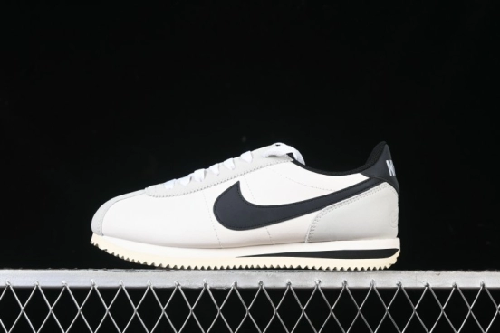Nike Classic Cortez Leather Retro Running Shoes - FN7650-030