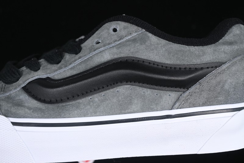 Vans Knu Skool Low-Top Retro Casual Vulcanized Sneakers in Grey Black - VN0009QCBDS