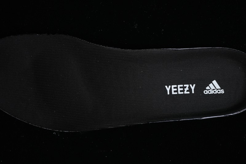 Adidas Yeezy Boost 700 V2 Utility Black Running Shoes with 3M Reflective Details - FV5304