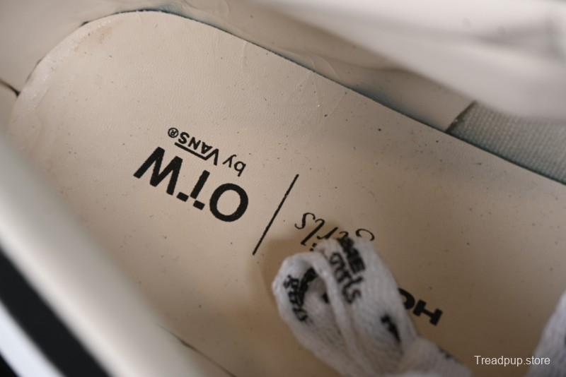 Vans HommeGirls x Vans Sk8-Mid Fashion Casual Mid-Top Canvas Sneakers with Bold Side Stripes - VN000NBNCJK