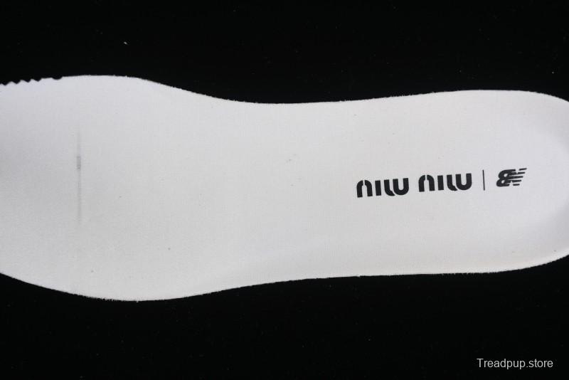 Miu Miu x New Balance 530 Low-Top Retro Running Sneakers with Deconstructed Design - AJD4