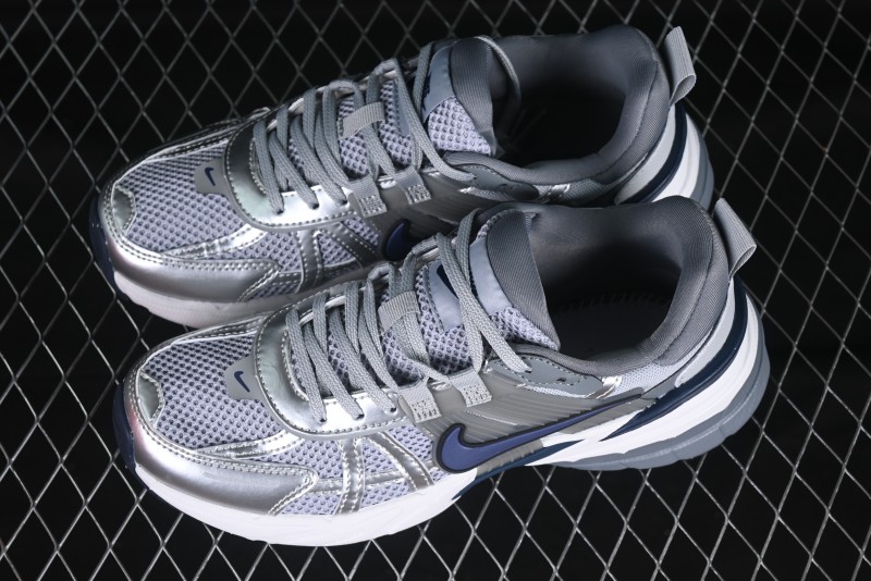 Nike Runtekk Run Retro Low-Top Running Shoes with Cushlon Midsole and Anti-Slip Design - HJ4497-002