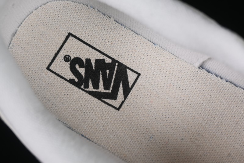 Vans Knu Skool Low-Top Retro Chunky Sneakers - VN000D750CK