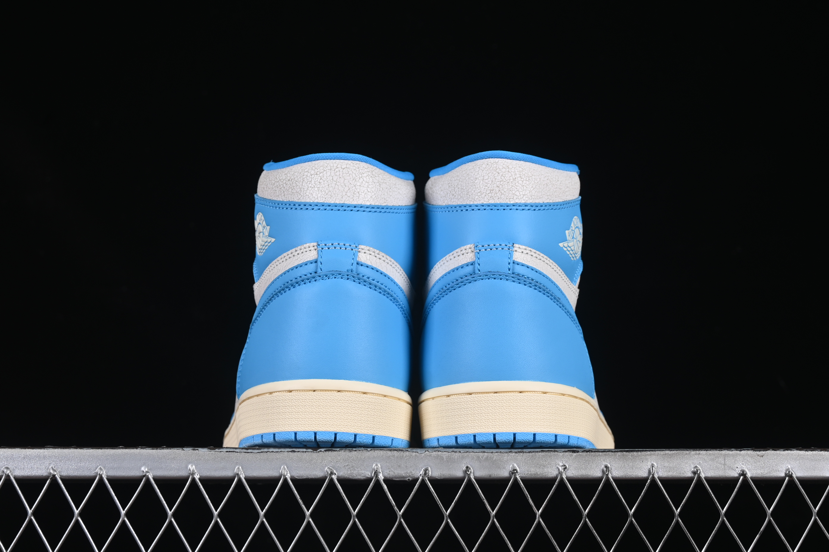 Nike Air Jordan 1 High OG "UNC Reimagined" Retro Basketball Shoes with Cracked Leather and Vintage Midsole - DZ5485-402