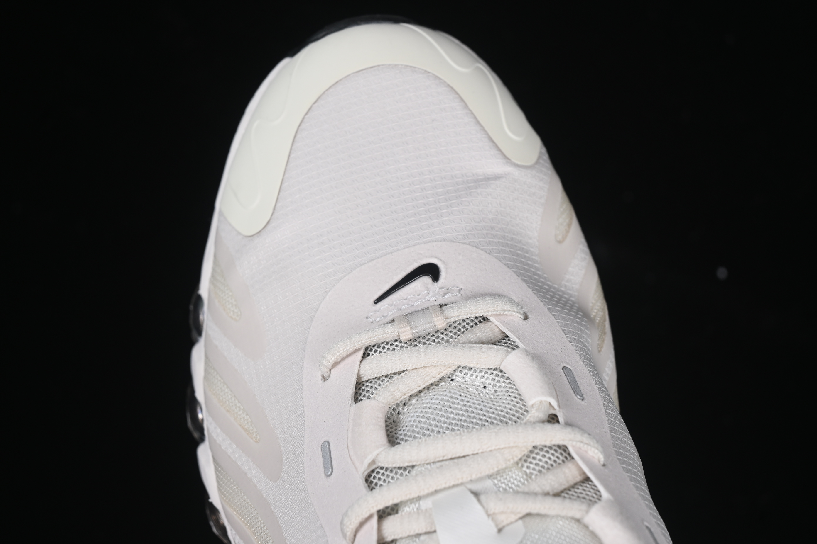 Nike Zoom 2023 Air Max Alpha – White/Black Premium Performance Shoes