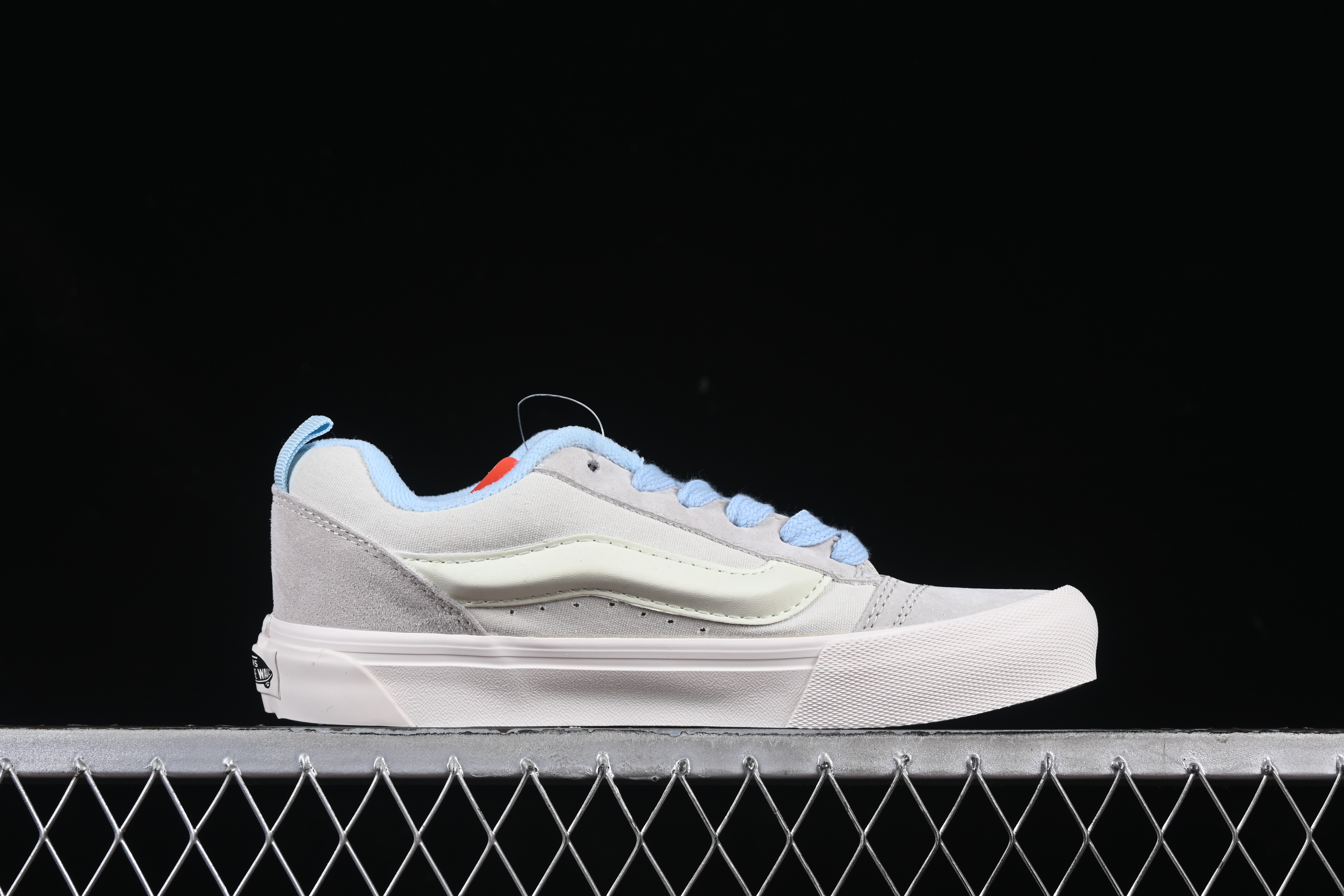 Vans Knu Skool Low-Top Retro Chunky Sneakers - VN000D6CZ5D