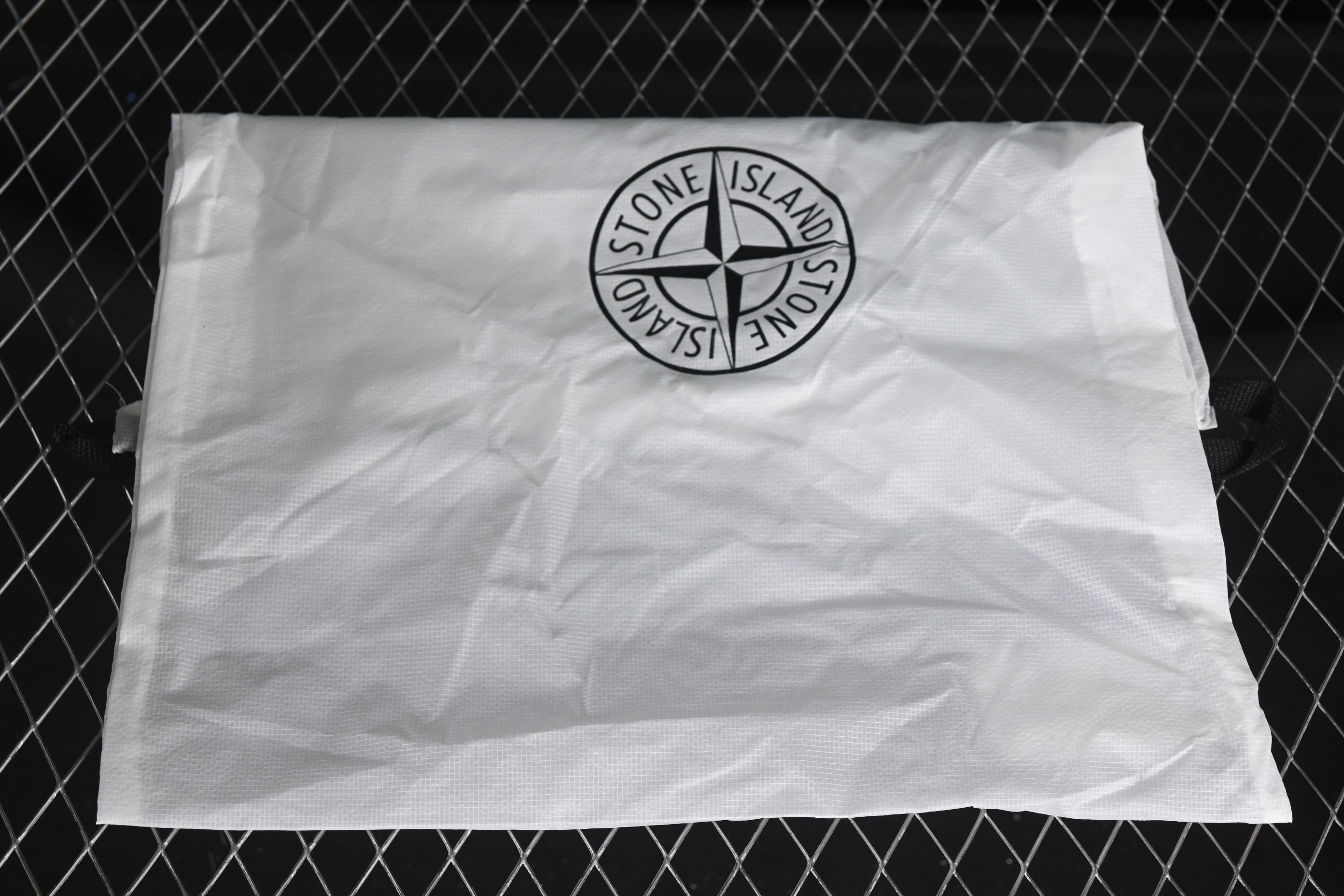 Stone Island Grime Panelled Low-Top Lifestyle Sneakers in Dark Brown - MO78FWS0303