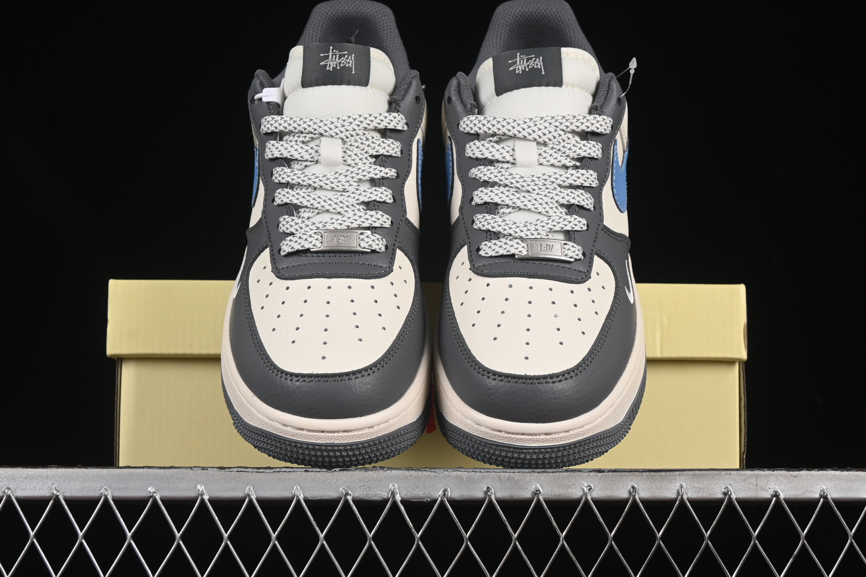 Nike Air Force 1 '07 Low Stussy Collaboration Light Grey Sky Blue Swoosh Casual Sneakers - XS1958-574