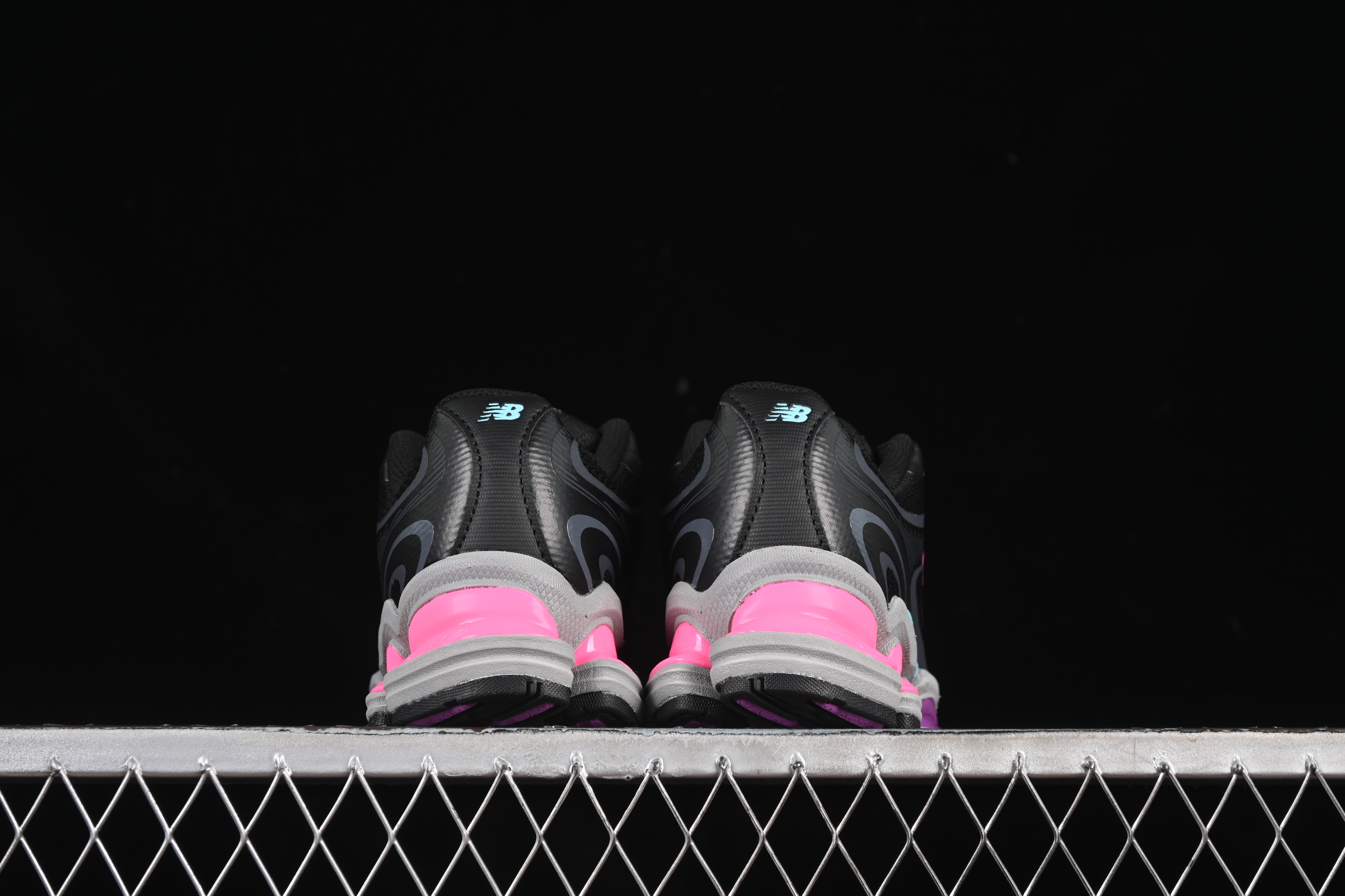 New Balance 2000 Series Retro Dad Style Casual Running Shoes - U2000DM