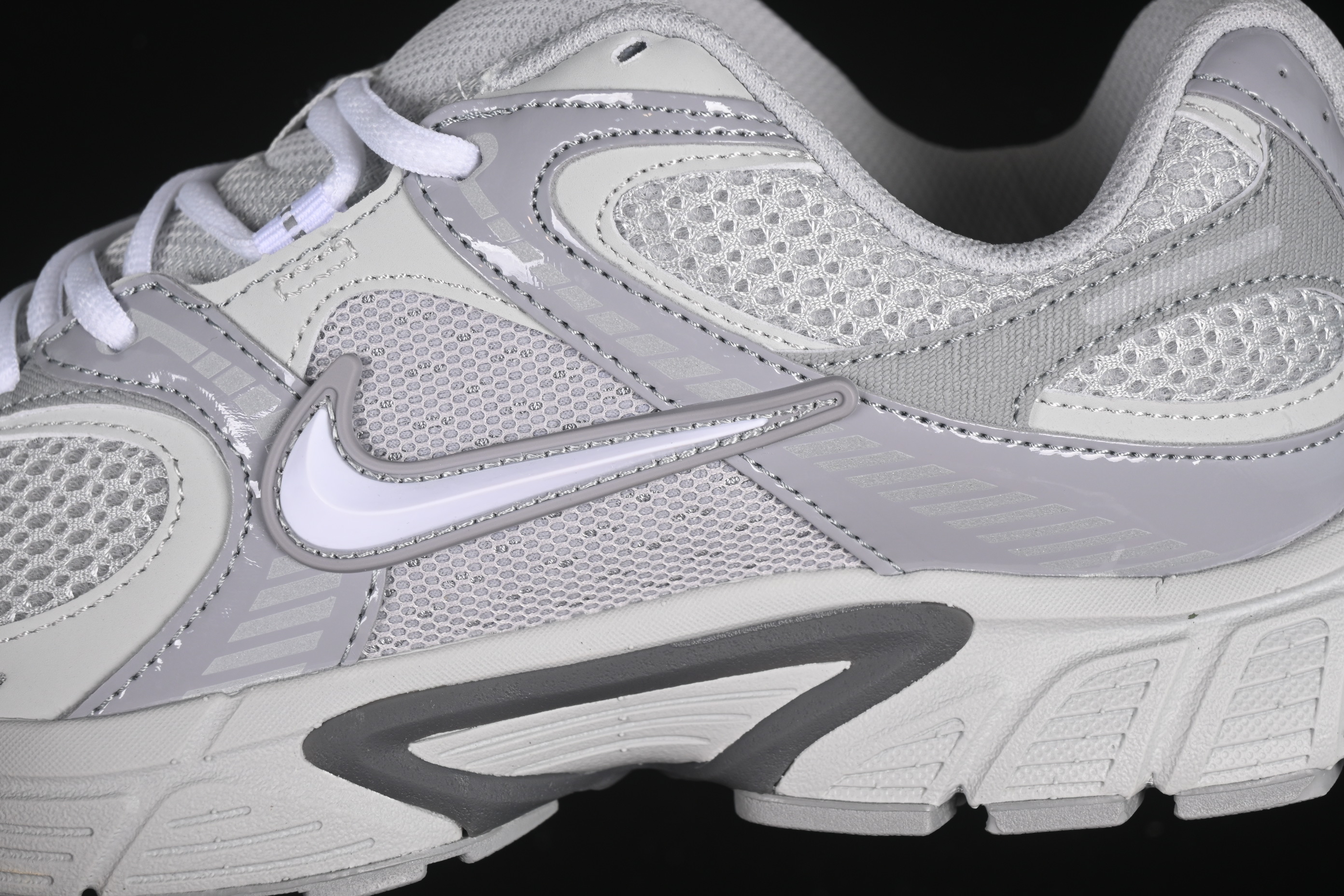 Nike V5 RNR Millennium Classic Retro Running Shoes with Foam Midsole - IH1980-140