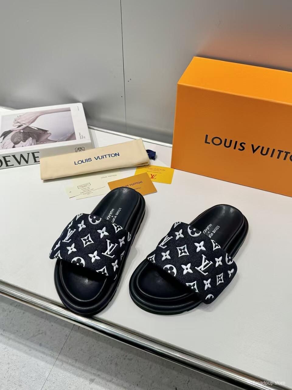 2025 Slippers Louis Vuitton Black White Fabric Pool Pillow Comfort KFY00230
