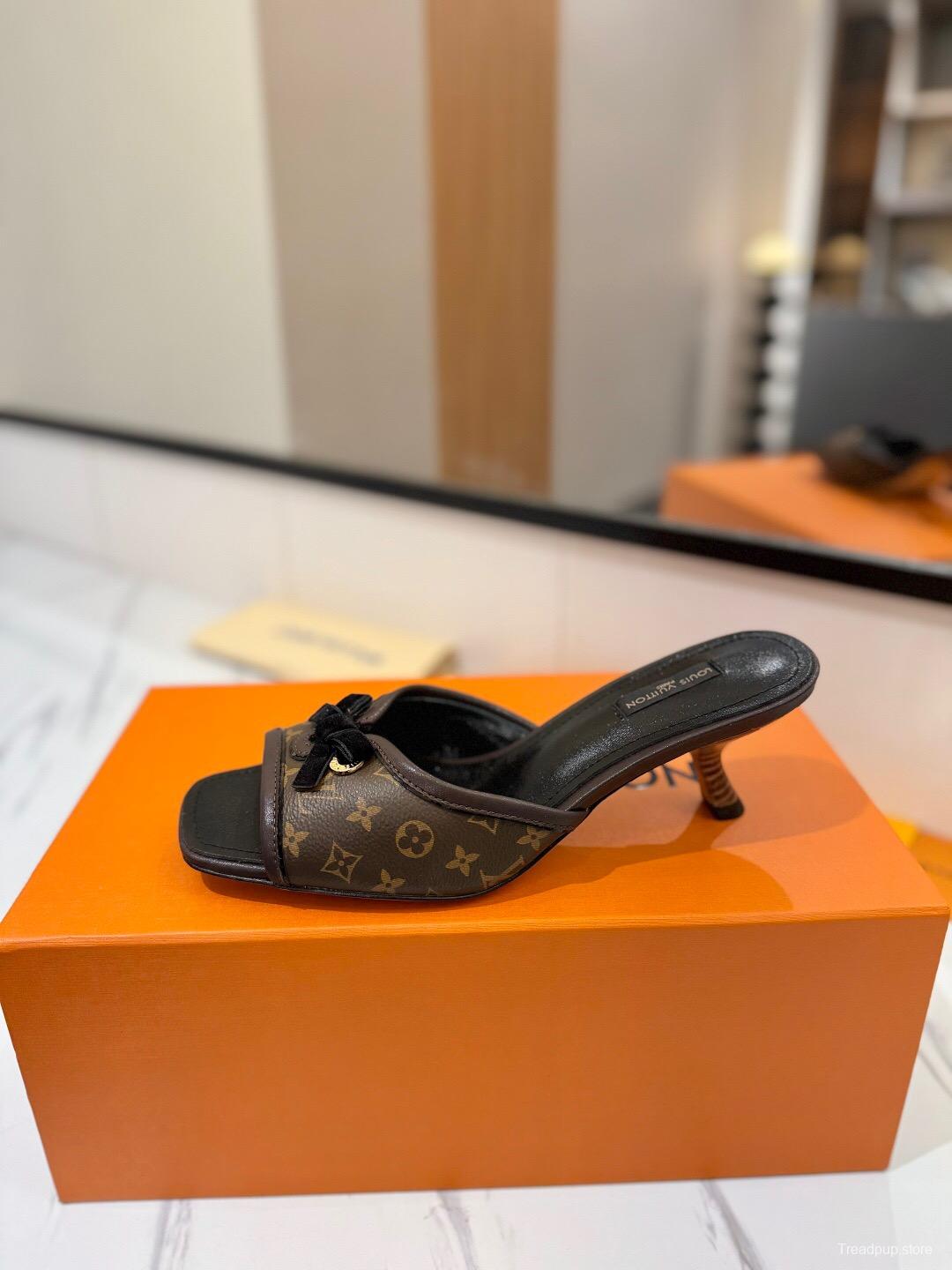 2025 Women Louis Vuitton Brown Monogram Leather Sandals KFY00310