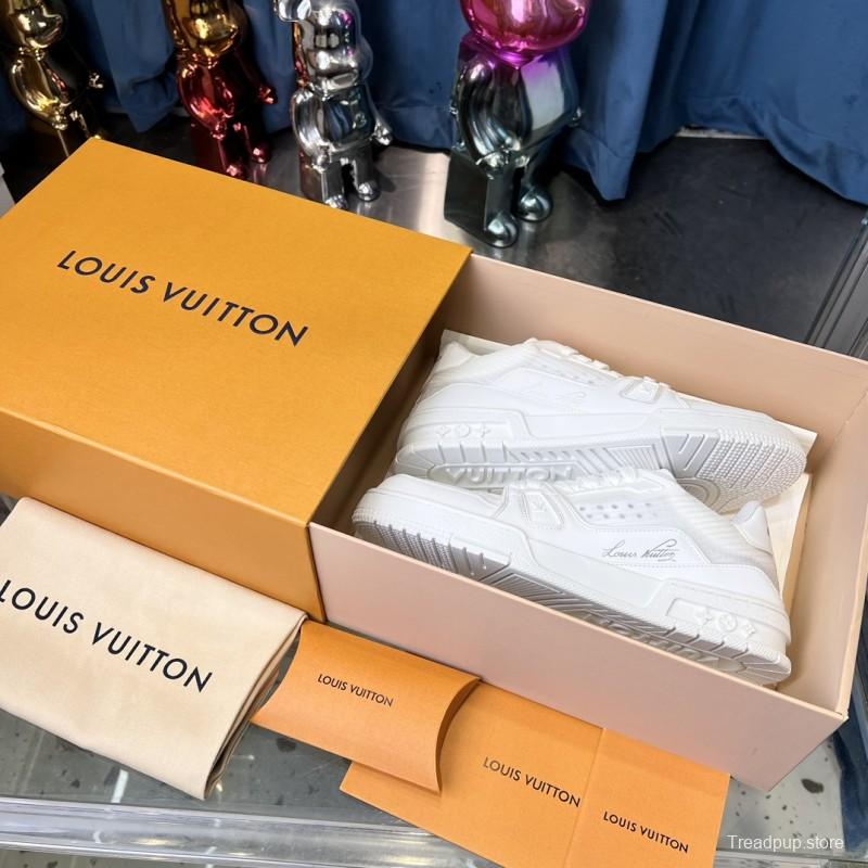 2025 Unisex Louis Vuitton White Leather Trainer