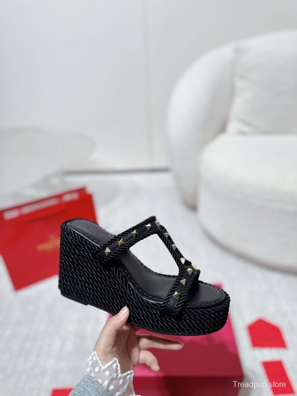 2025 Women Valentino Black Leather Wedge Sandals Studded LY00290