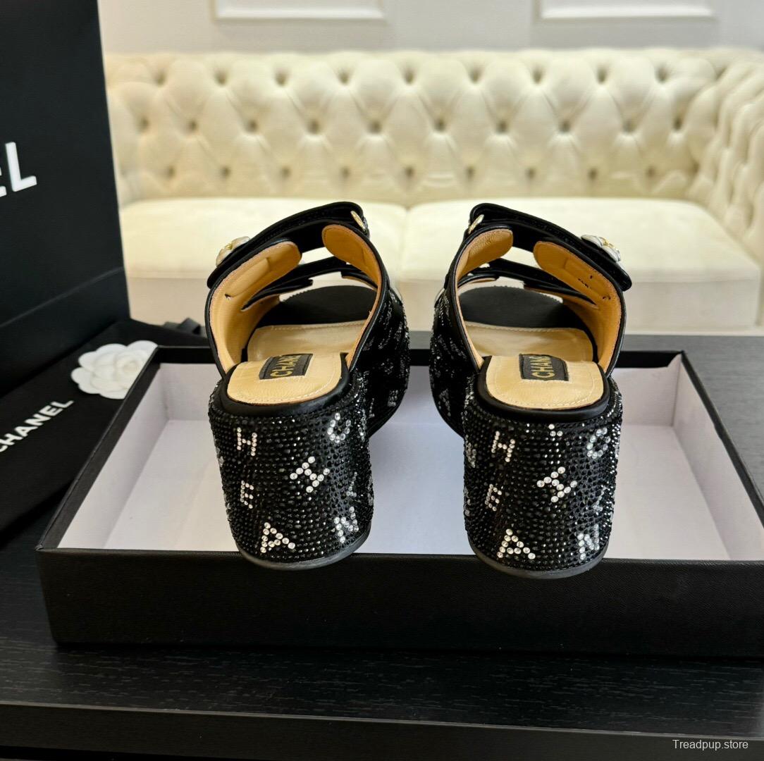 2025 Women Chanel Black PEARL Leather Slippers LY00330
