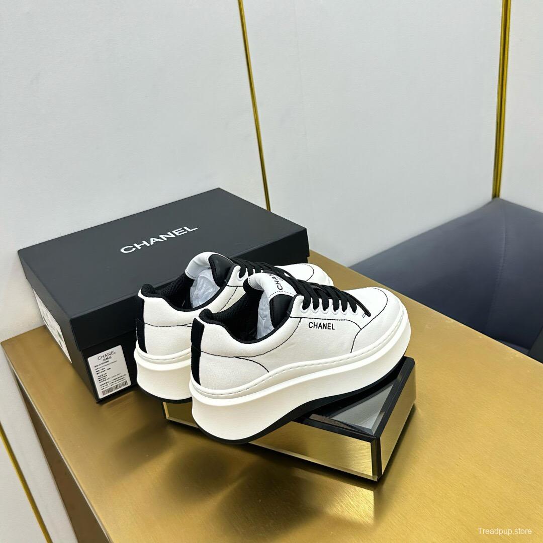 2025 Unisex Chanel White Black Silk Leather Sneakers Embroidery