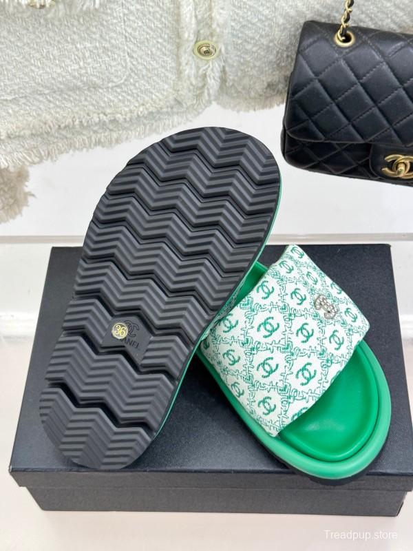 2025 Slippers Chanel Green Nylon Slippers
