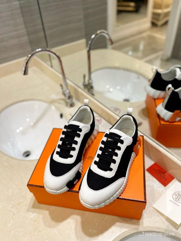 2024 Unisex Hermès Black White Imported Glossy Lambskin Water-repellent Fabric Casual Sneakers MJ00320