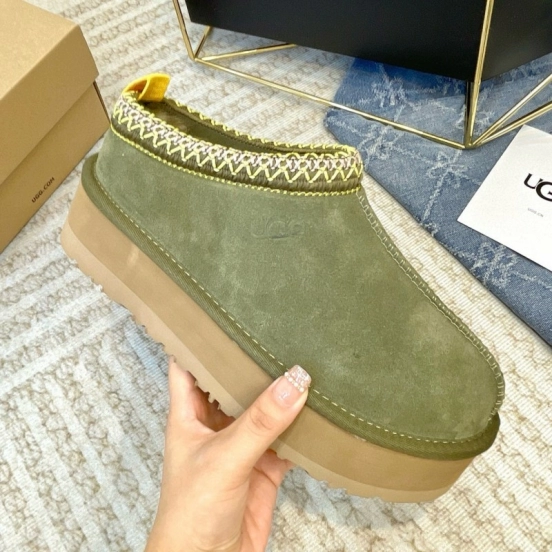 2024 Women UGG Olive Suede Platform Moccasin MJ00230