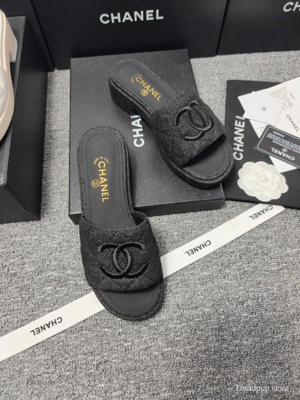 2025 Slippers Chanel Black Fabric Slippers