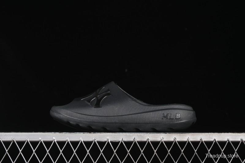 New York Yankees MLB Skipper Slide Summer Casual Sandals - 3ALPS015350BKS