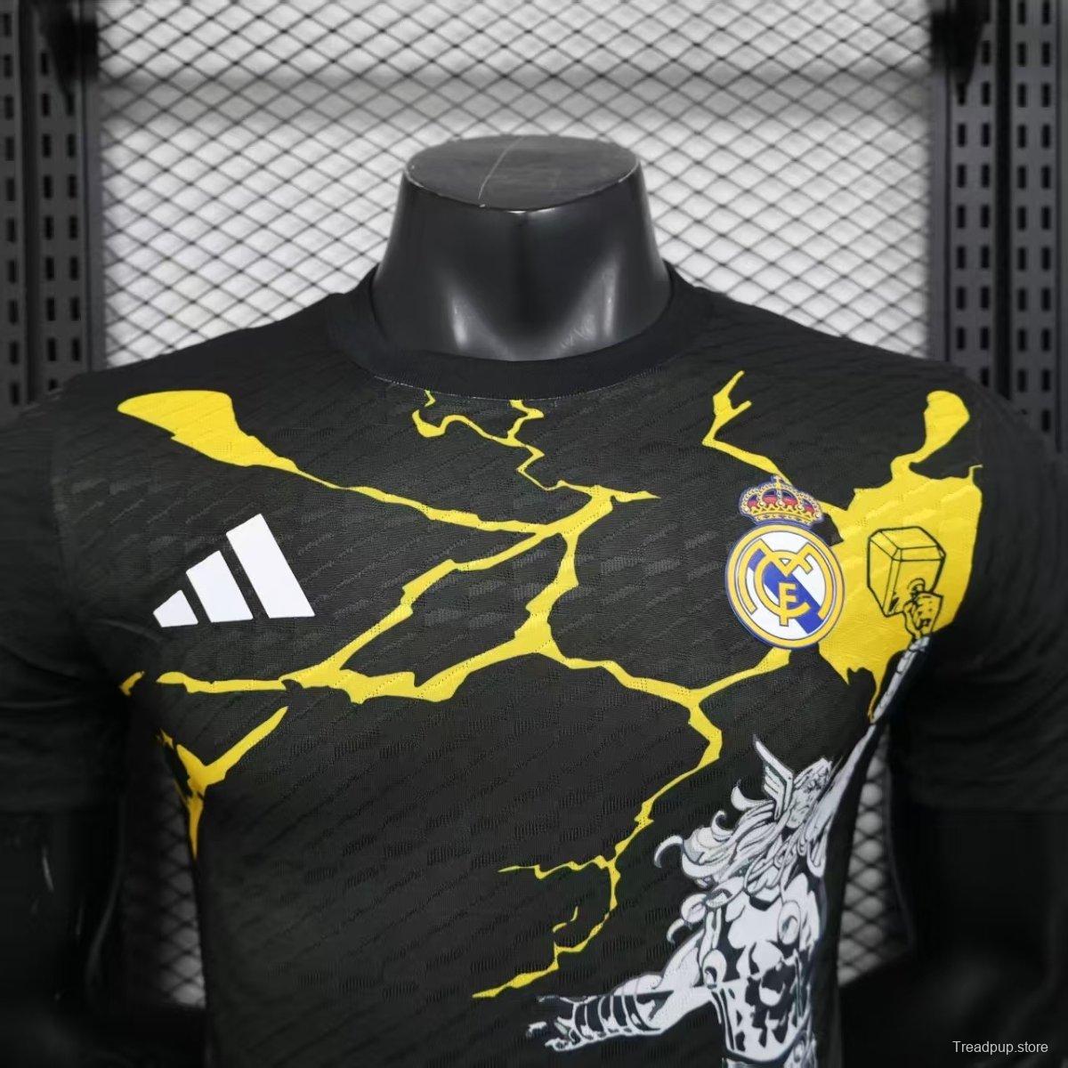 Player Version 25/26 Real Madrid x Avengers Graphic Black Jersey