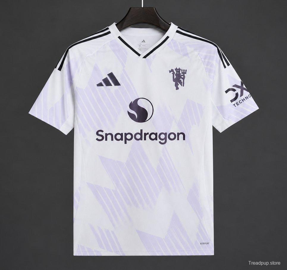 26/26 Manchester United Away Jersey with Casemiro Special Edition Print White